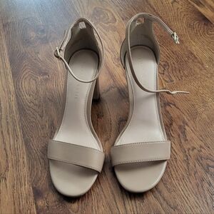 Kelly & Katie Beige Block Heels, Size 8